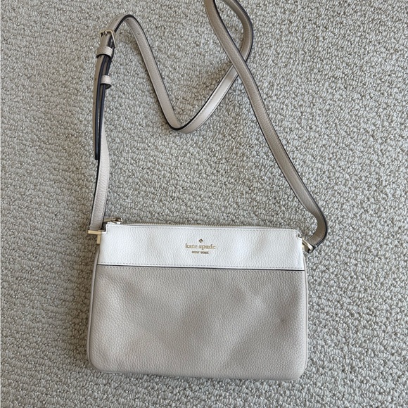 kate spade Handbags - Kate Spade Crossbody Bag